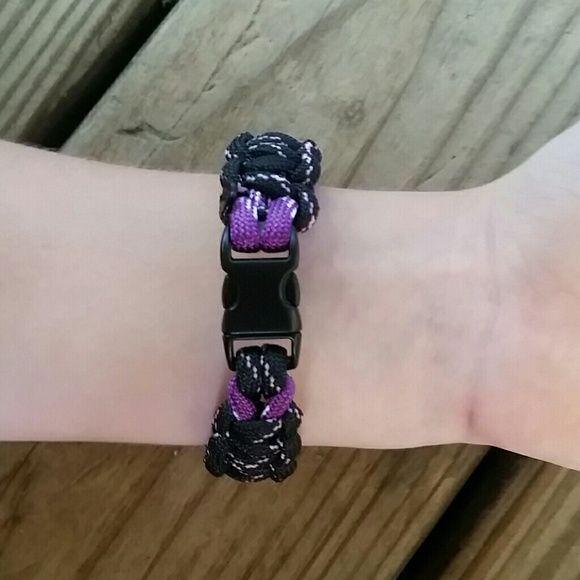 Aromatherapy Tactical 550 Paracord Bracelet - Picture 4 of 5